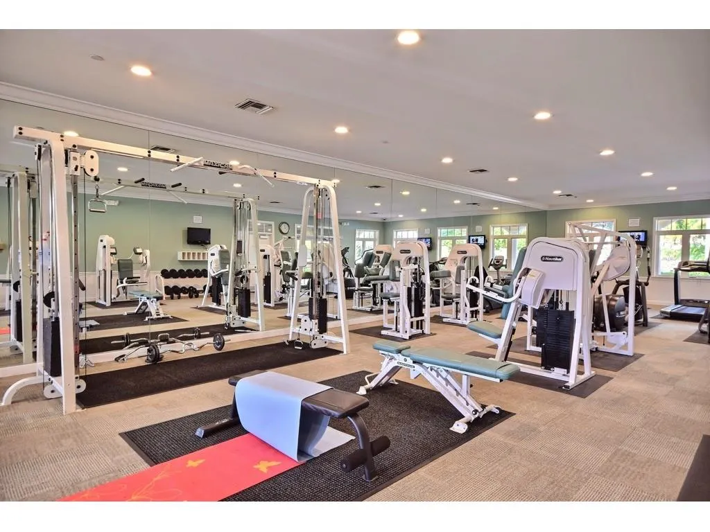 23 Harbour Isle Dr, #102