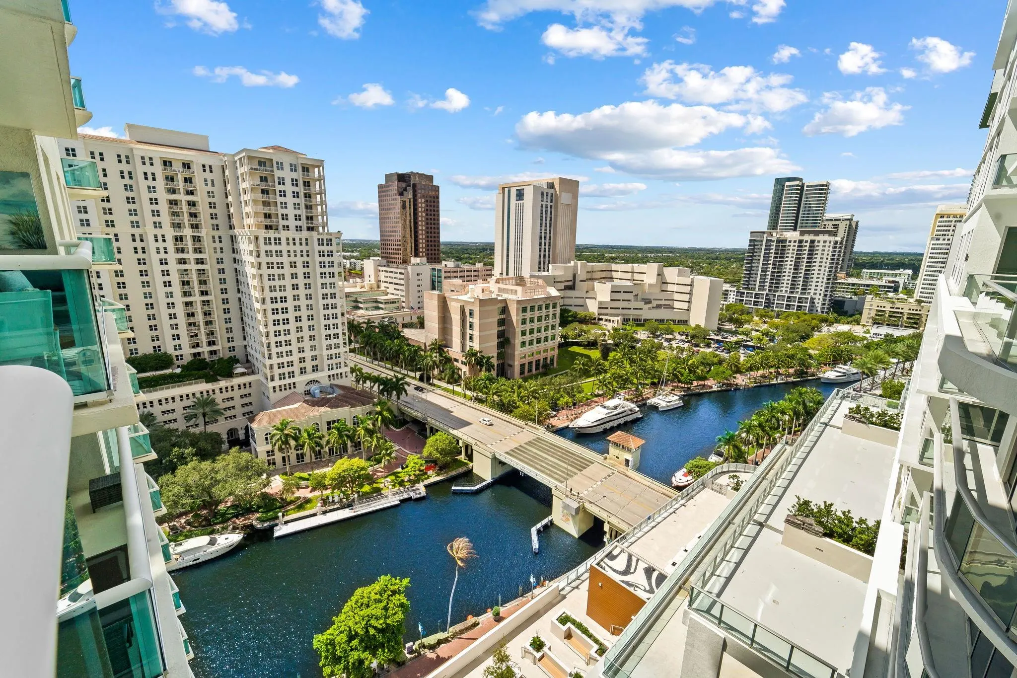 347 N New River Dr E, #2106