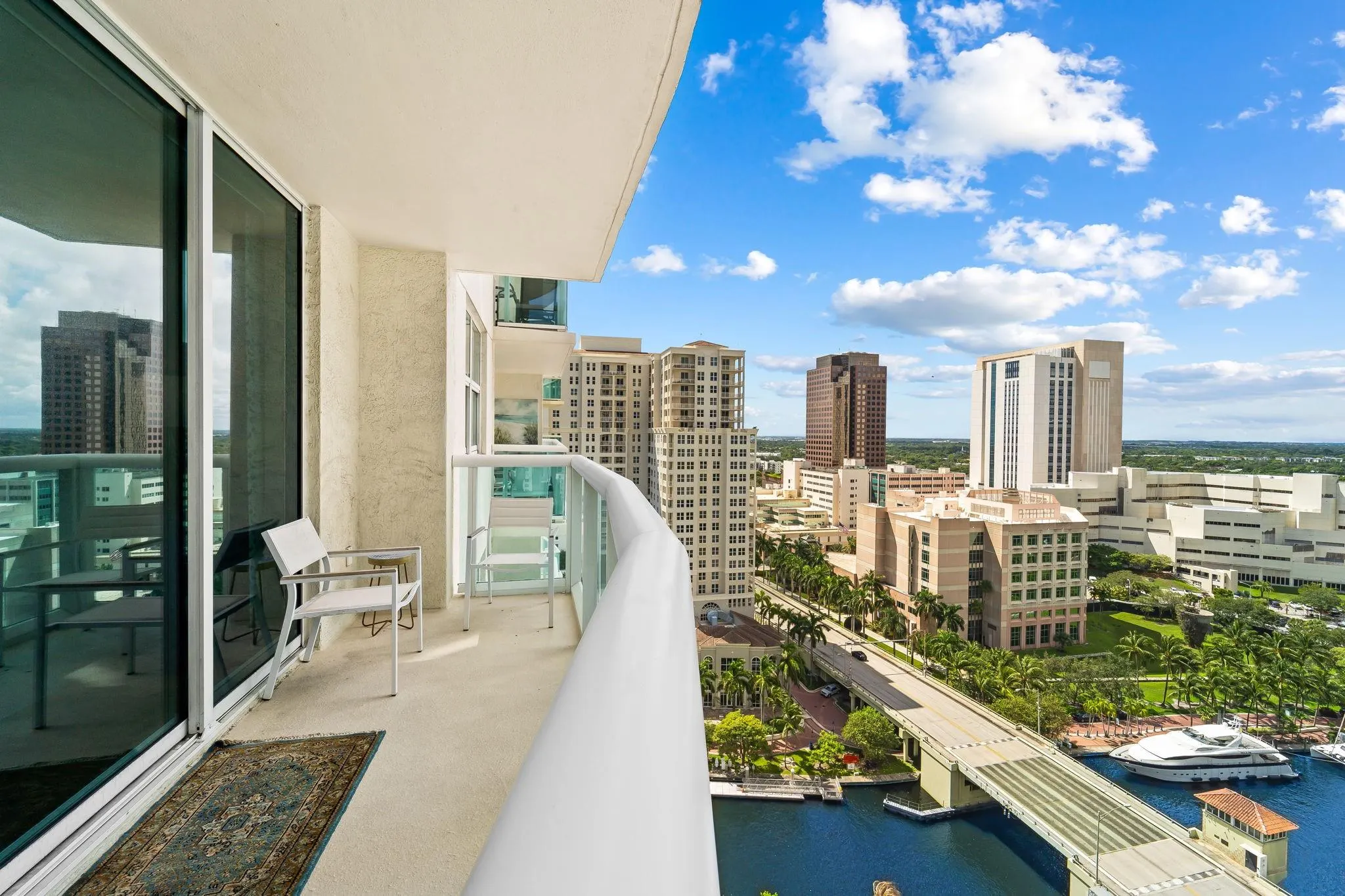 347 N New River Dr E, #2106