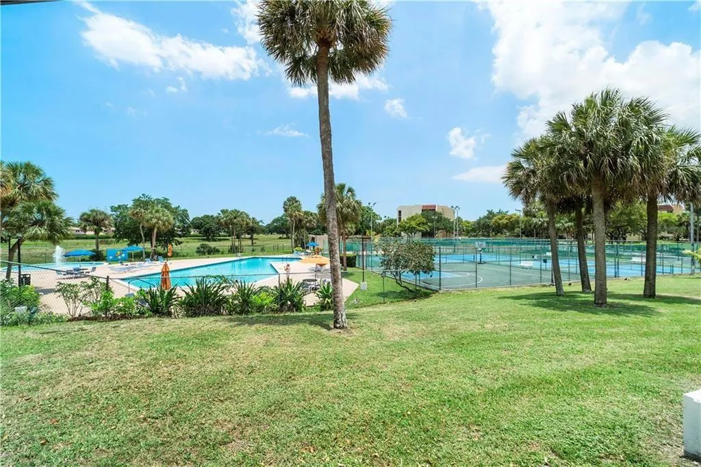 7081 Environ Blvd, #242