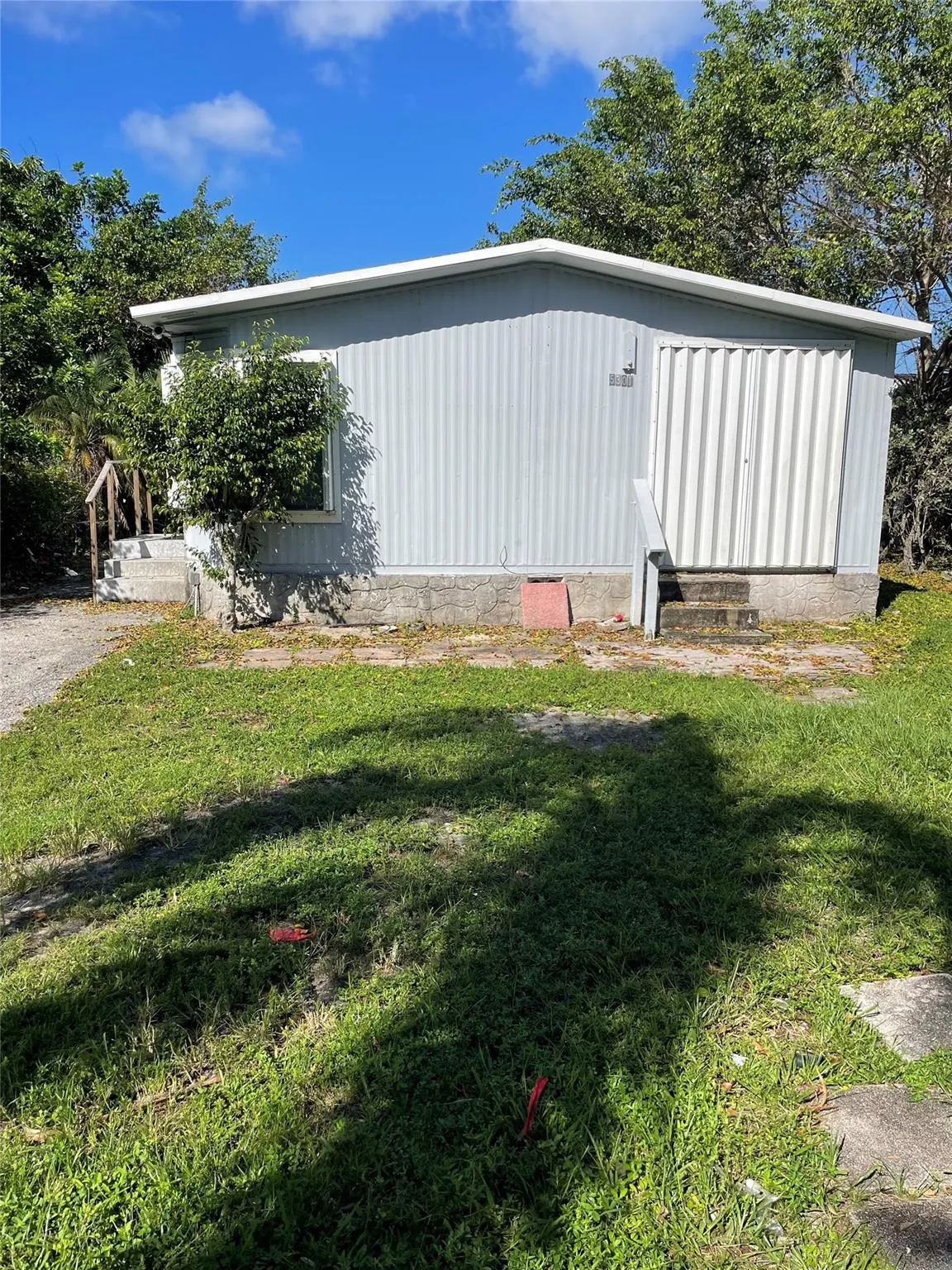 5301 SW 30th Ter