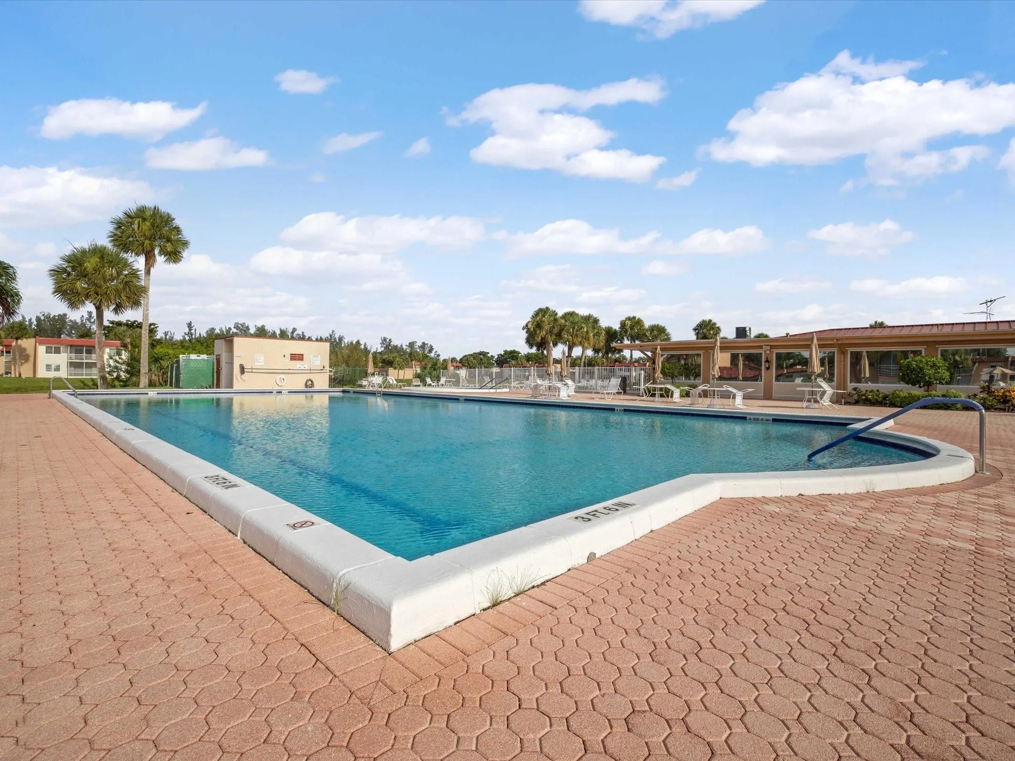 150 Lake Dora Dr
