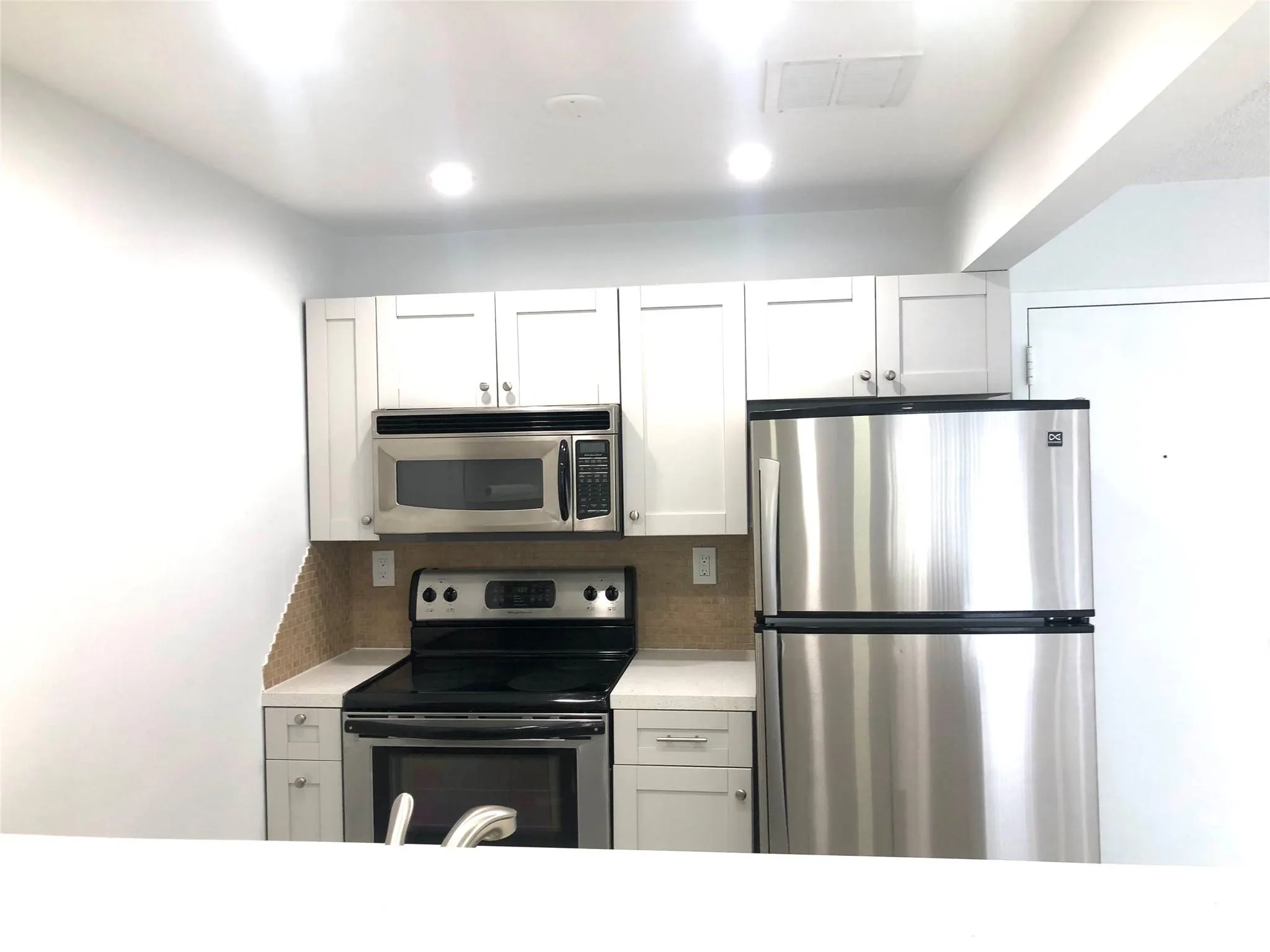 3212 NE 12th St, #203