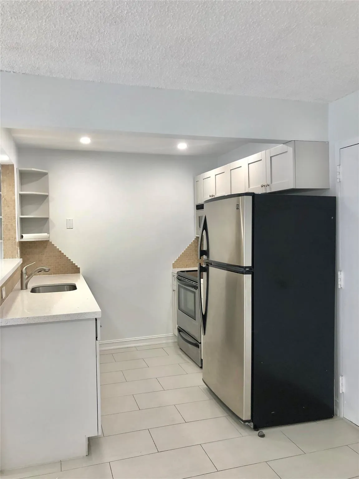 3212 NE 12th St, #203