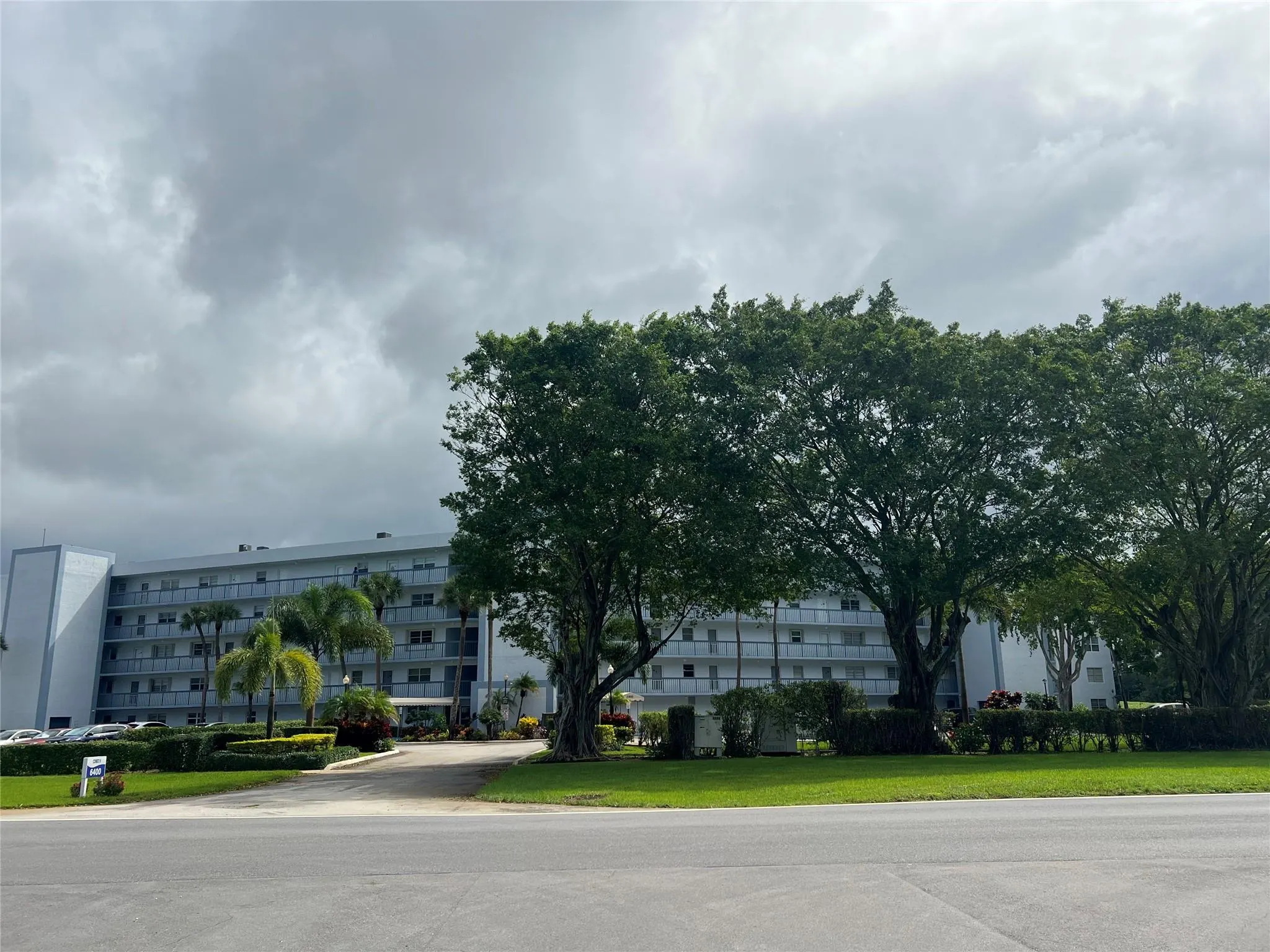 6400 NW 2nd Ave, #323
