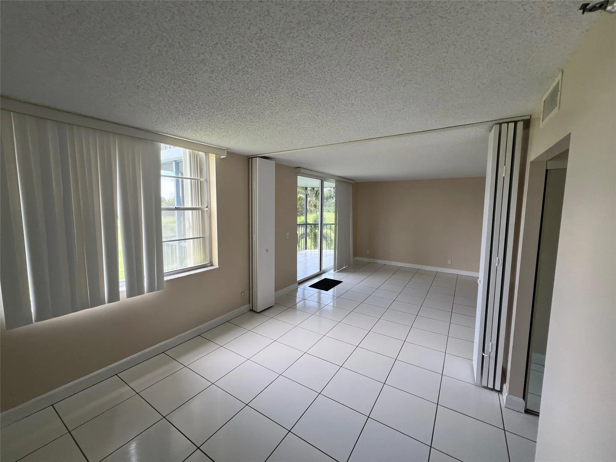 6400 NW 2nd Ave, #323