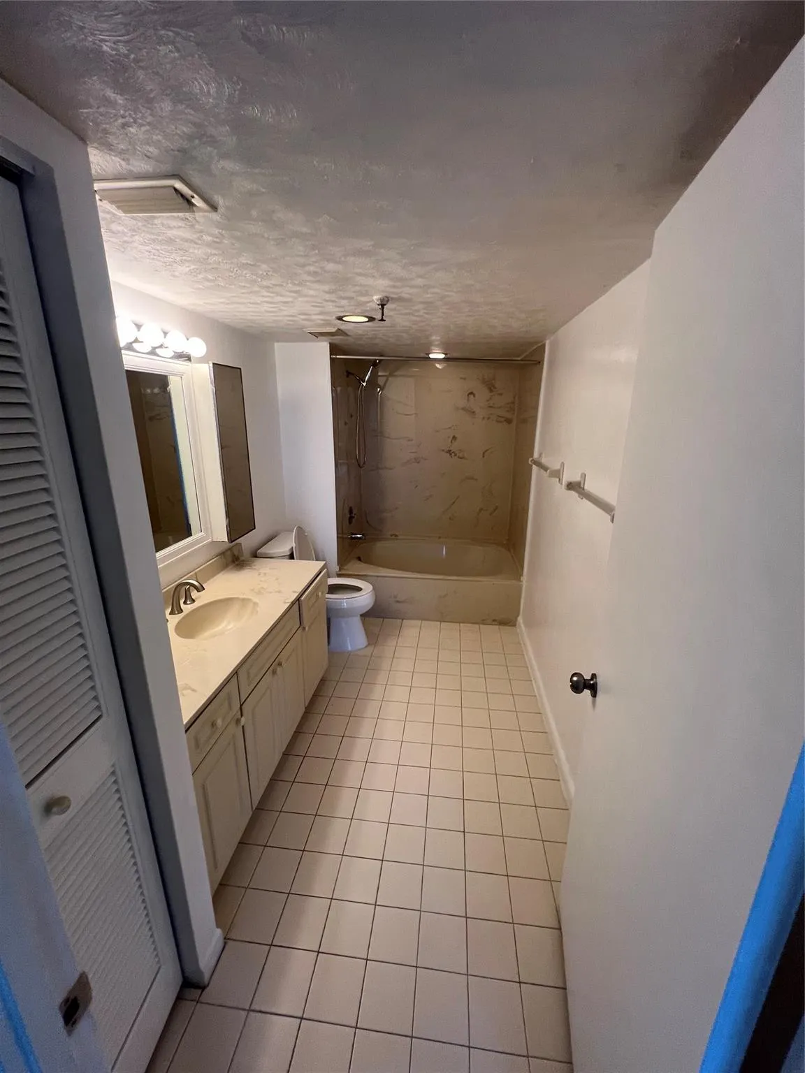 6400 NW 2nd Ave, #323