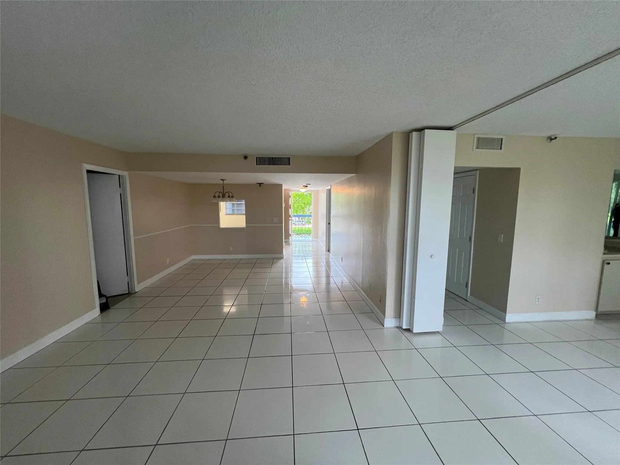 6400 NW 2nd Ave, #323