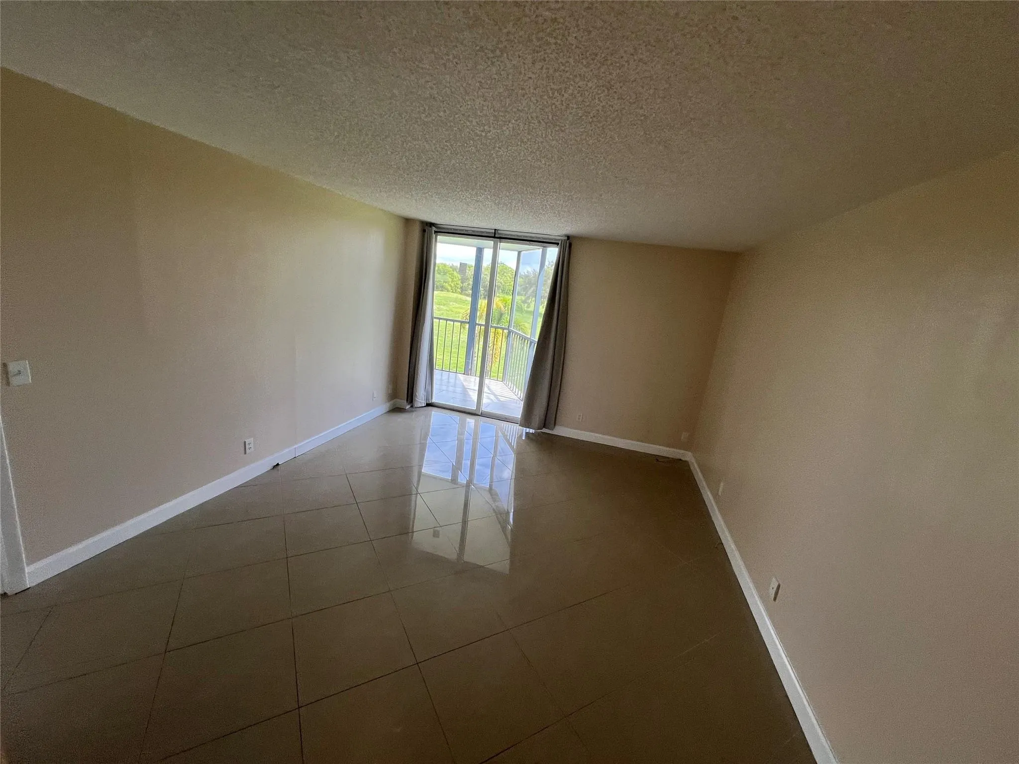 6400 NW 2nd Ave, #323