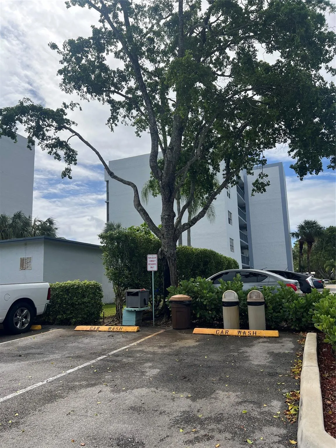 6400 NW 2nd Ave, #323