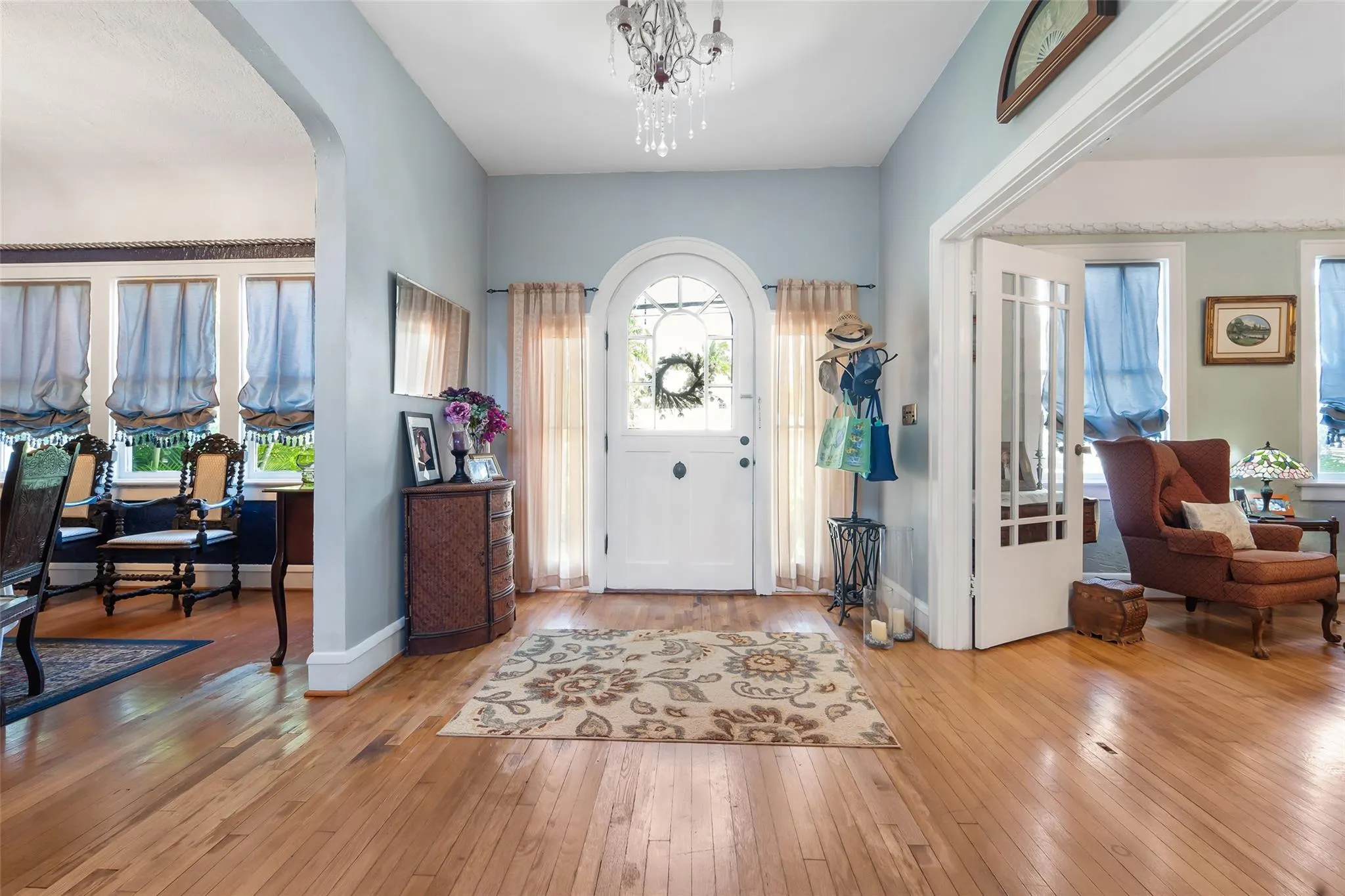 1611 S Olive