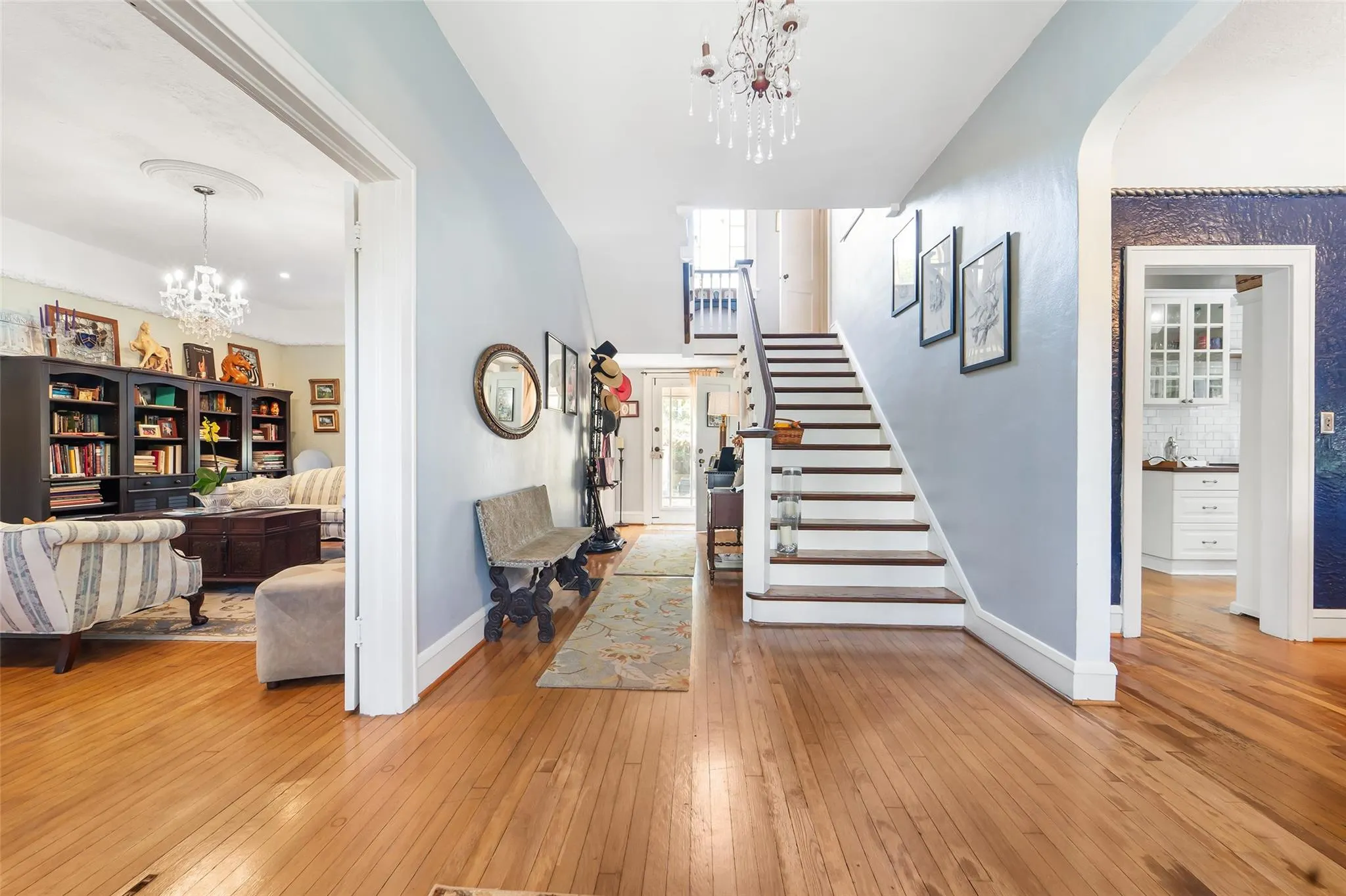 1611 S Olive