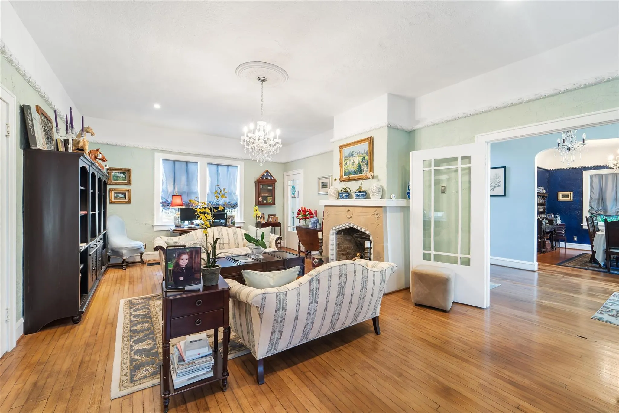 1611 S Olive