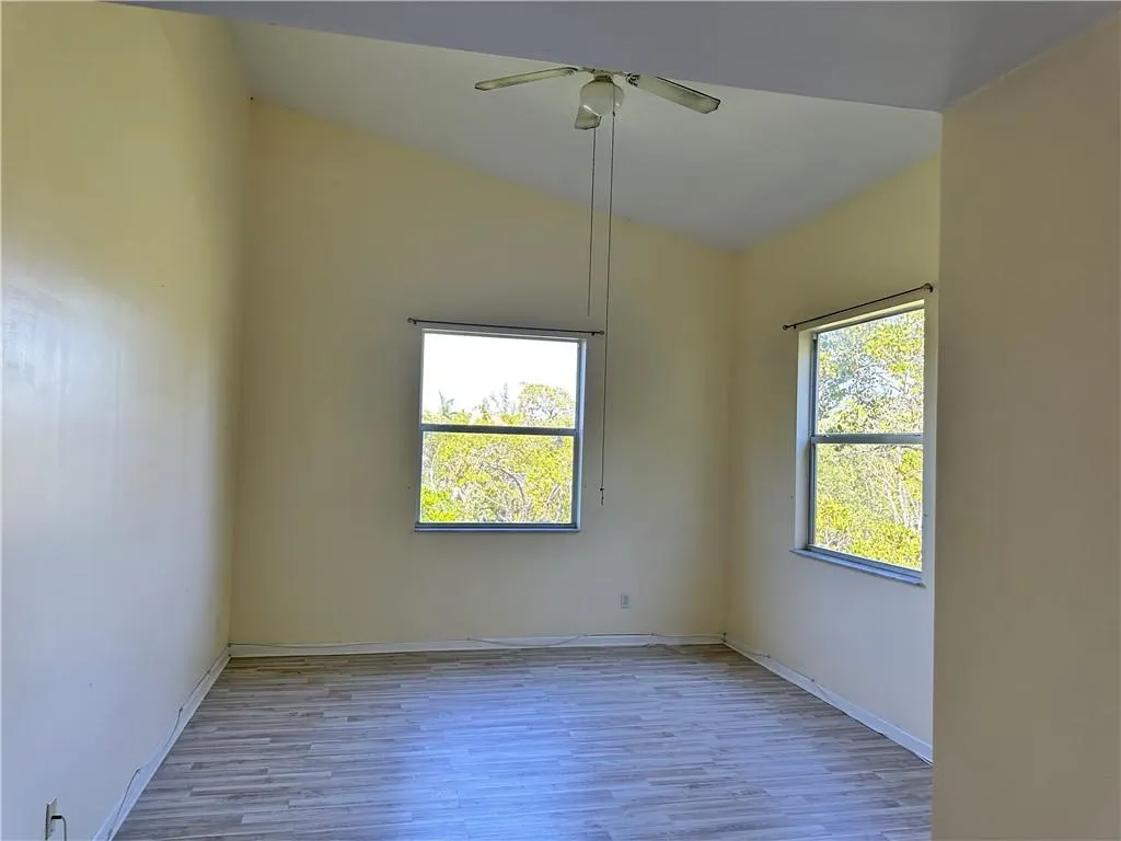 529 E Sheridan St, #3081