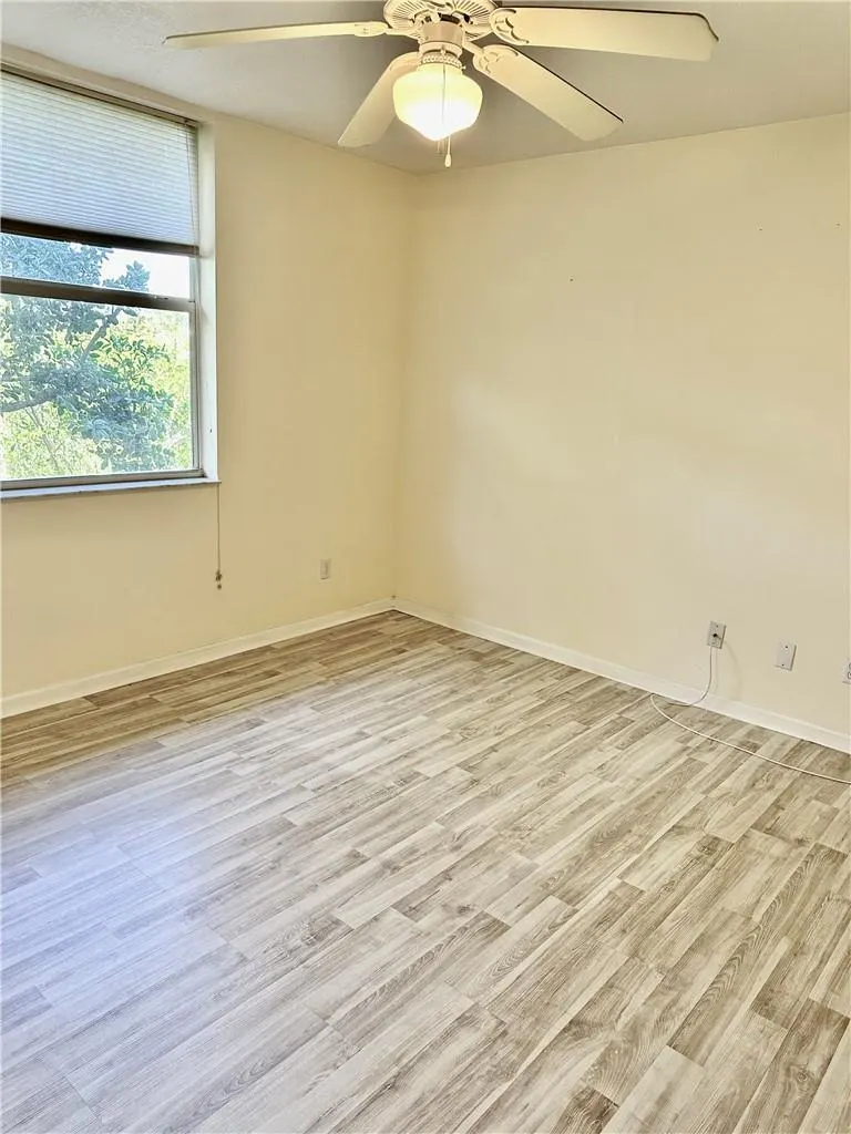 529 E Sheridan St, #3081