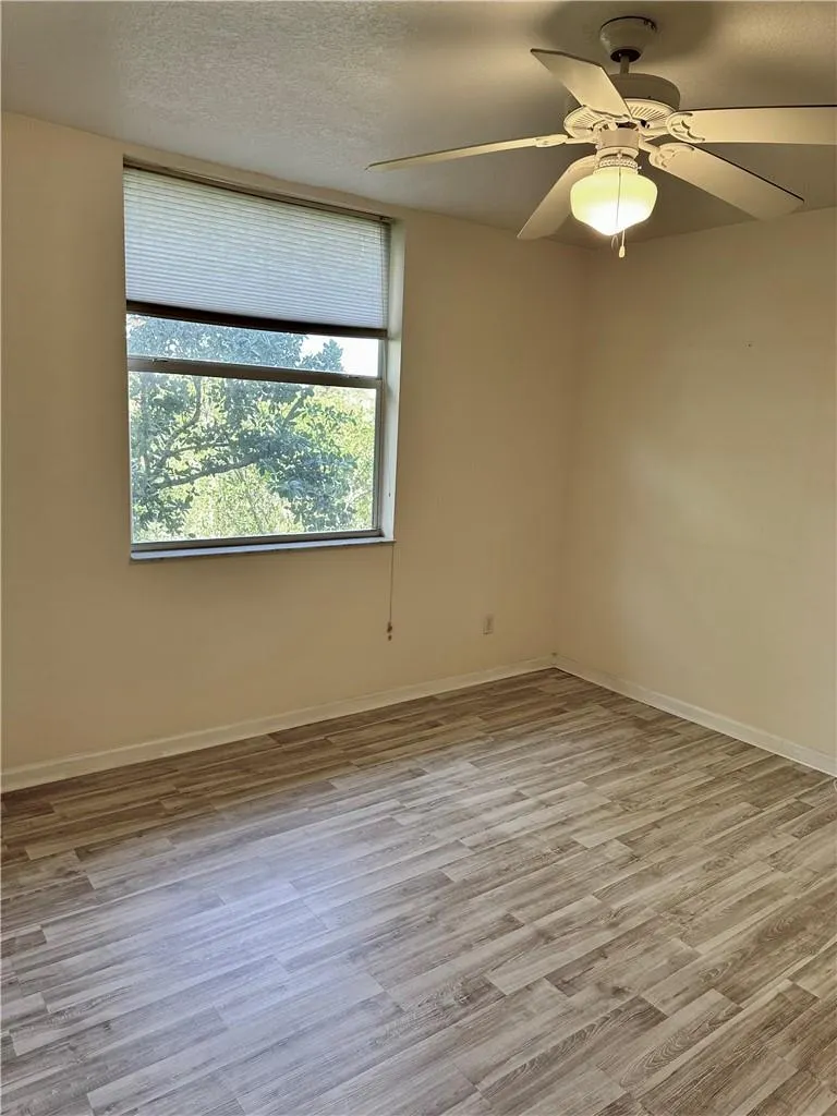 529 E Sheridan St, #3081