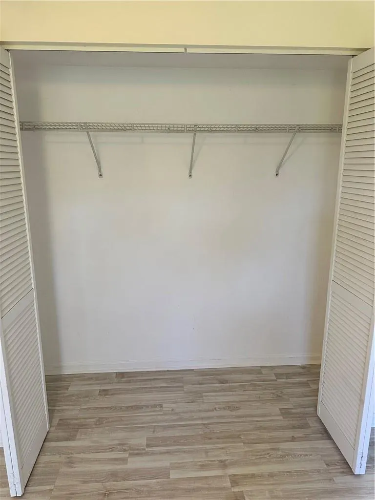529 E Sheridan St, #3081