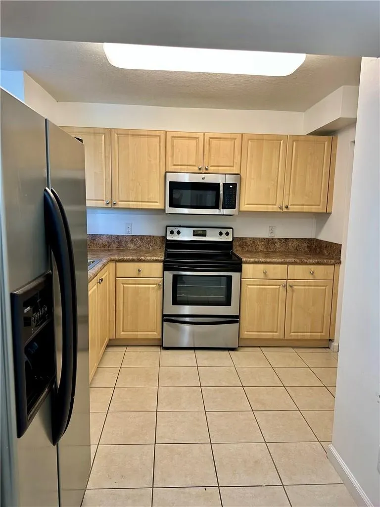 529 E Sheridan St, #3081