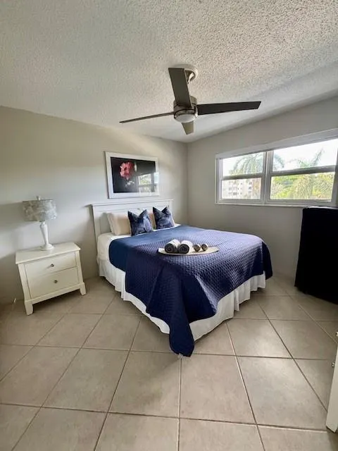 1000 NE 14, #410