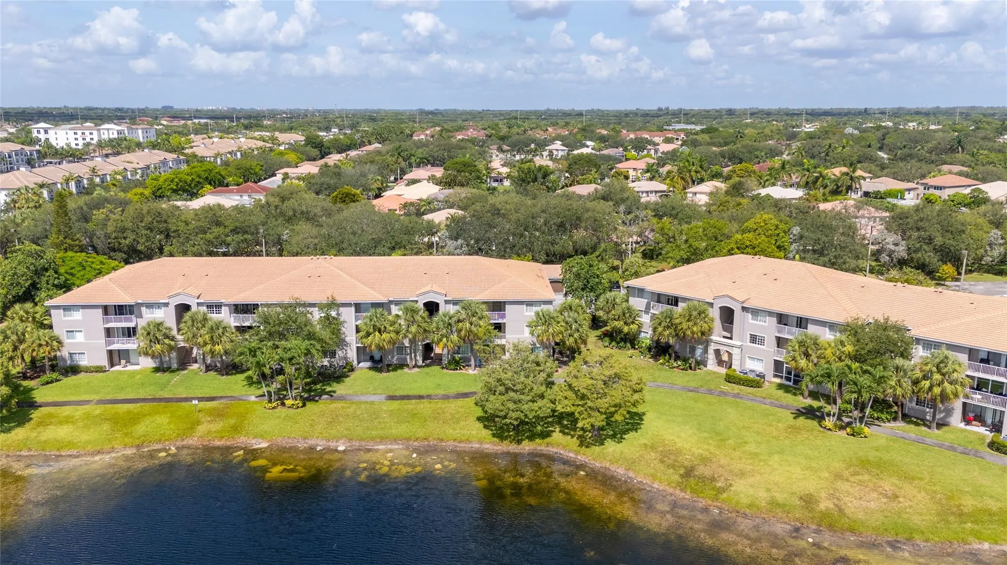 5021 Wiles Rd, #202