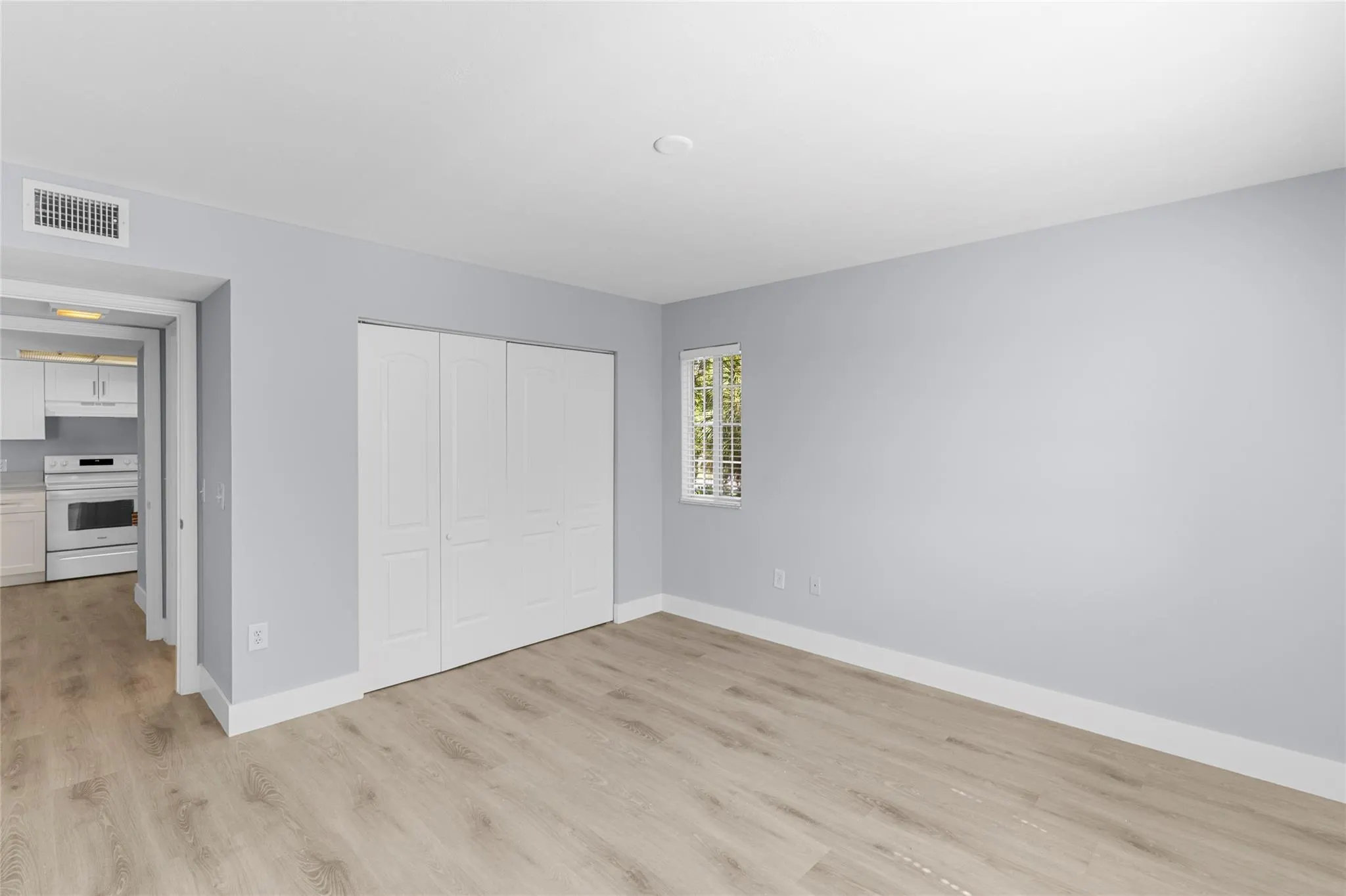 5021 Wiles Rd, #202