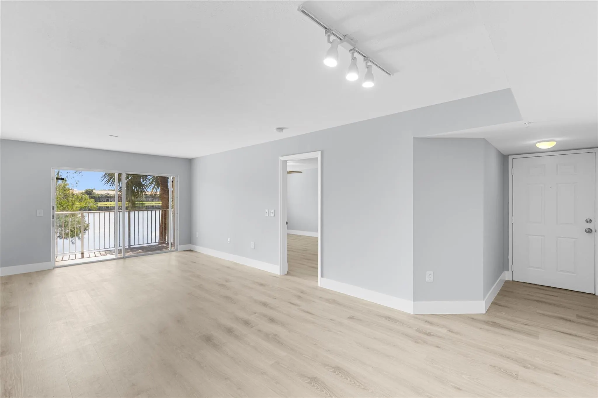 5021 Wiles Rd, #202