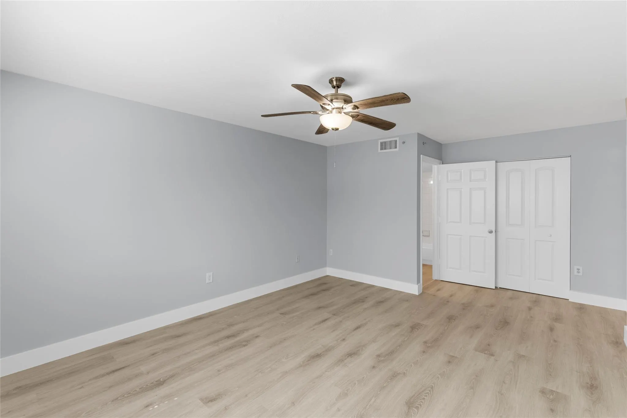 5021 Wiles Rd, #202