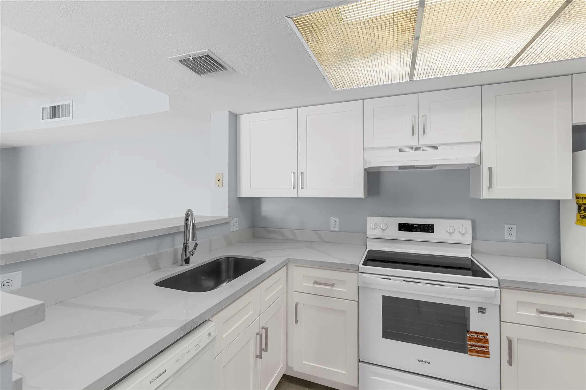 5021 Wiles Rd, #202