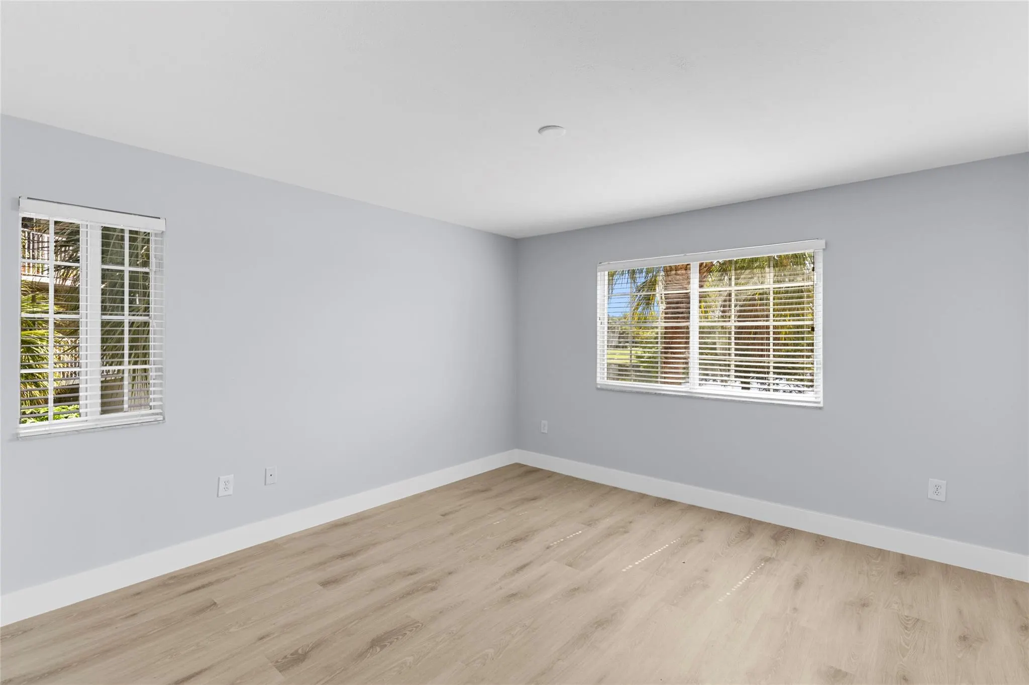 5021 Wiles Rd, #202