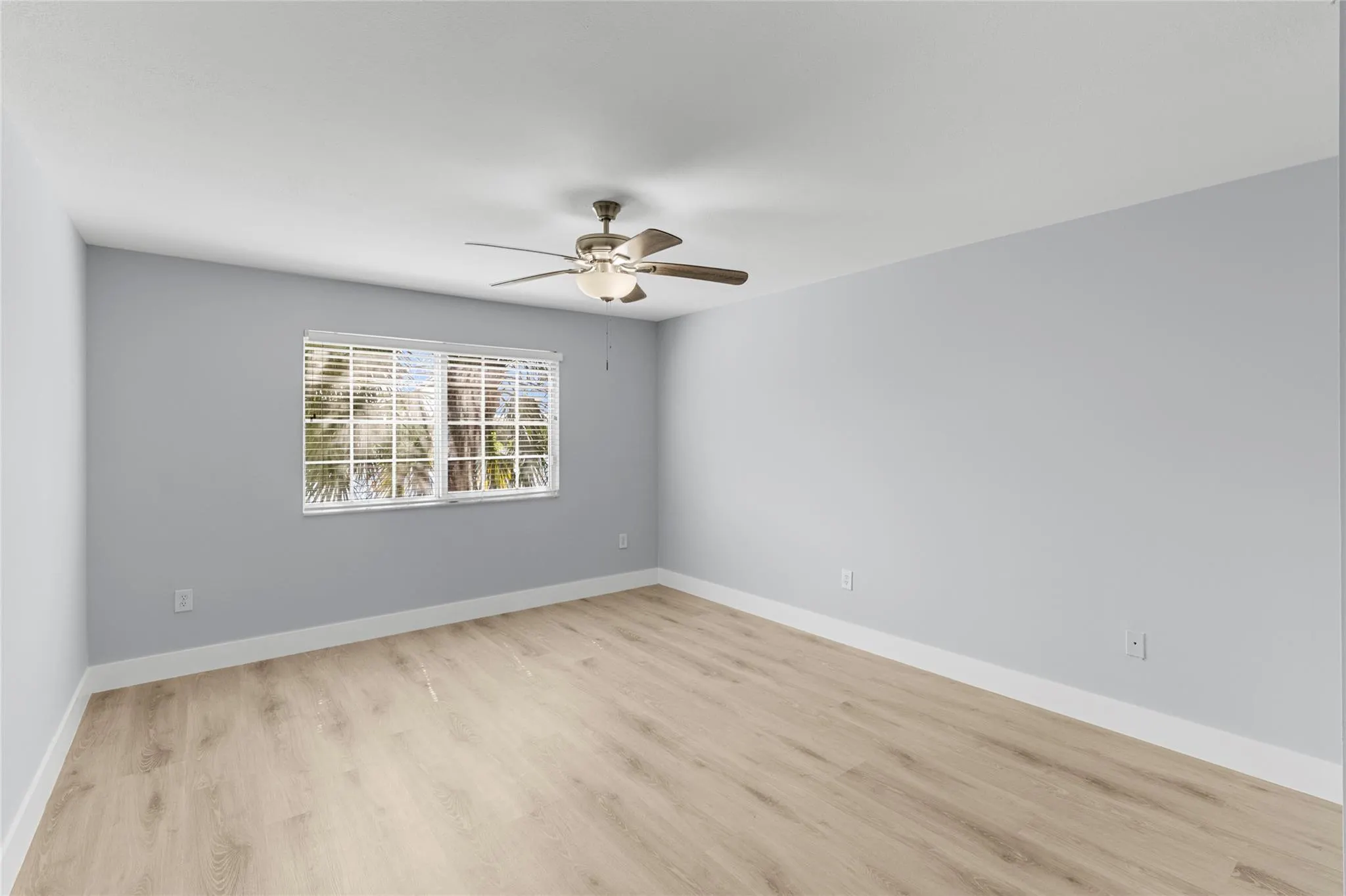 5021 Wiles Rd, #202