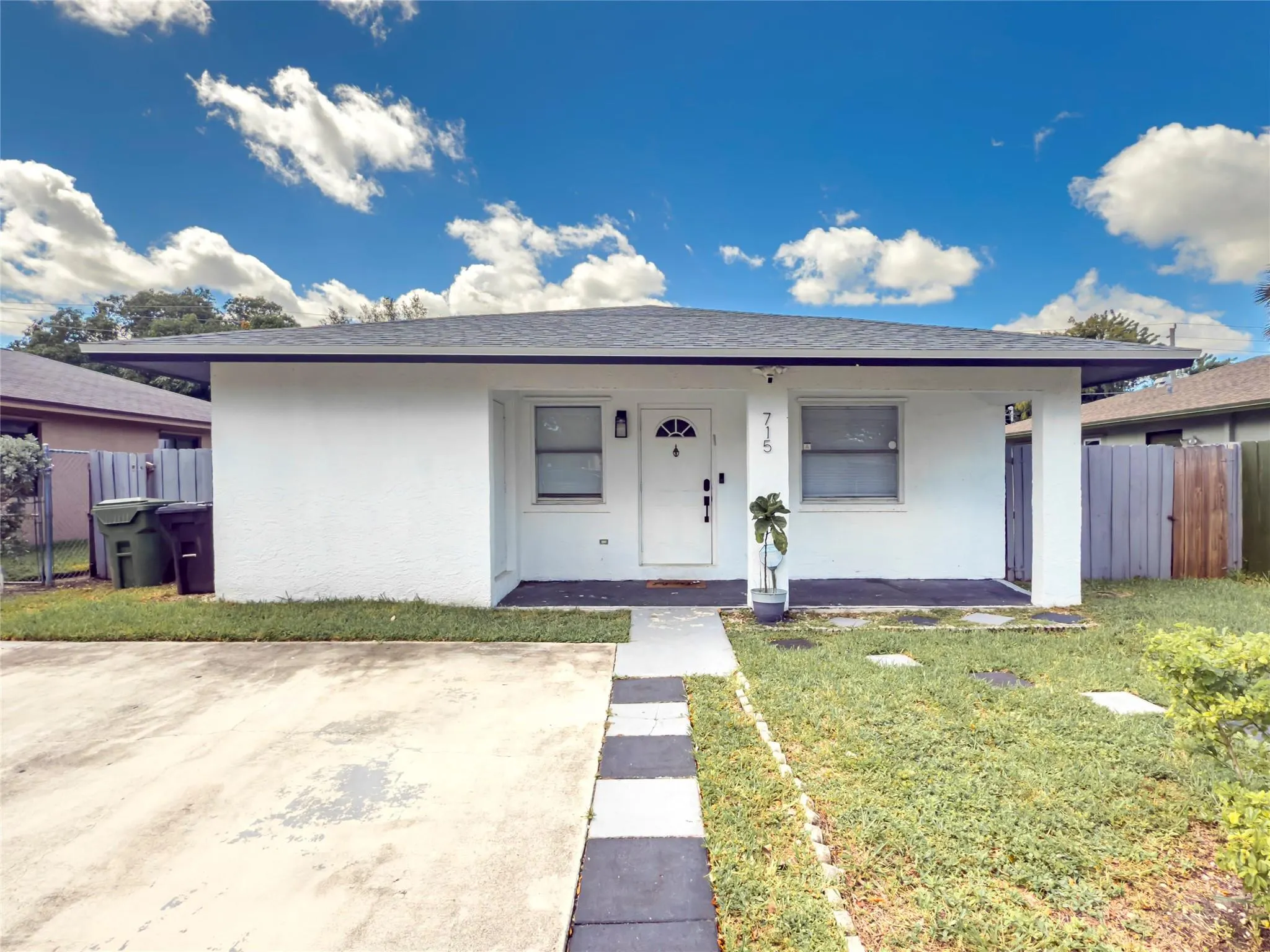 715 NW 3rd Ave