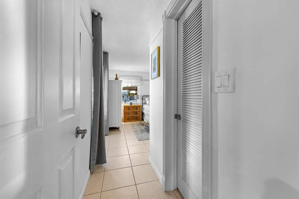 1472 NE 54th St