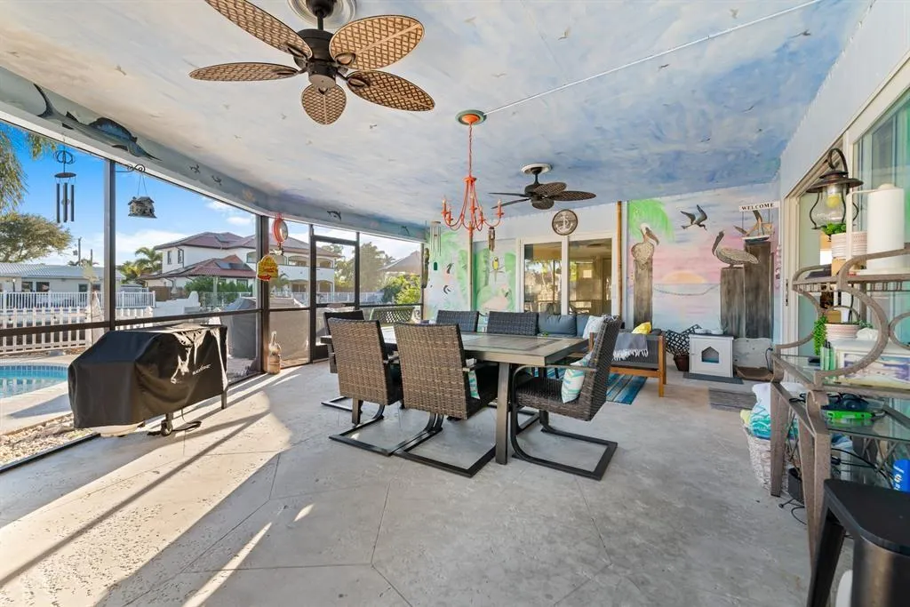 1472 NE 54th St