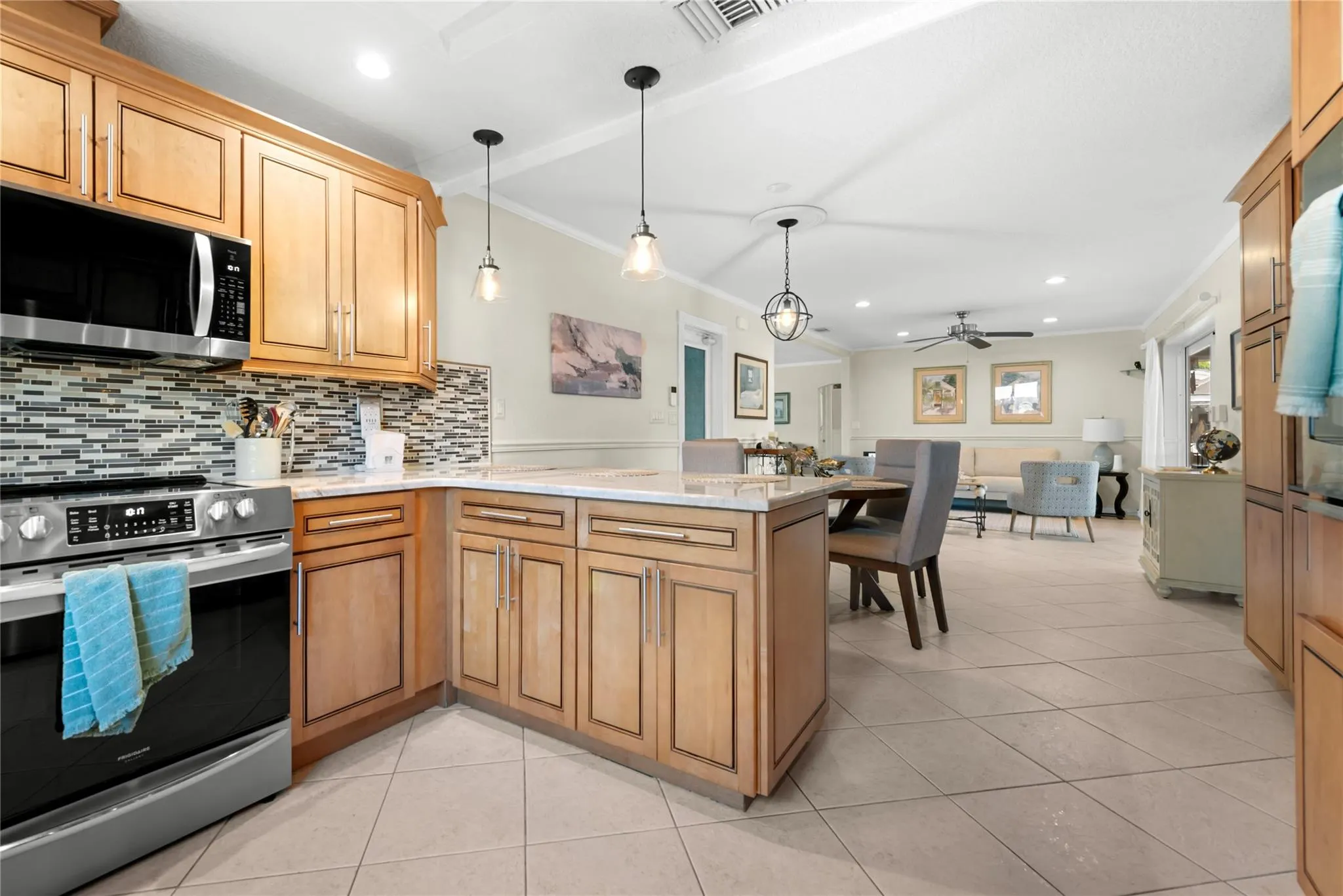 1472 NE 54th St