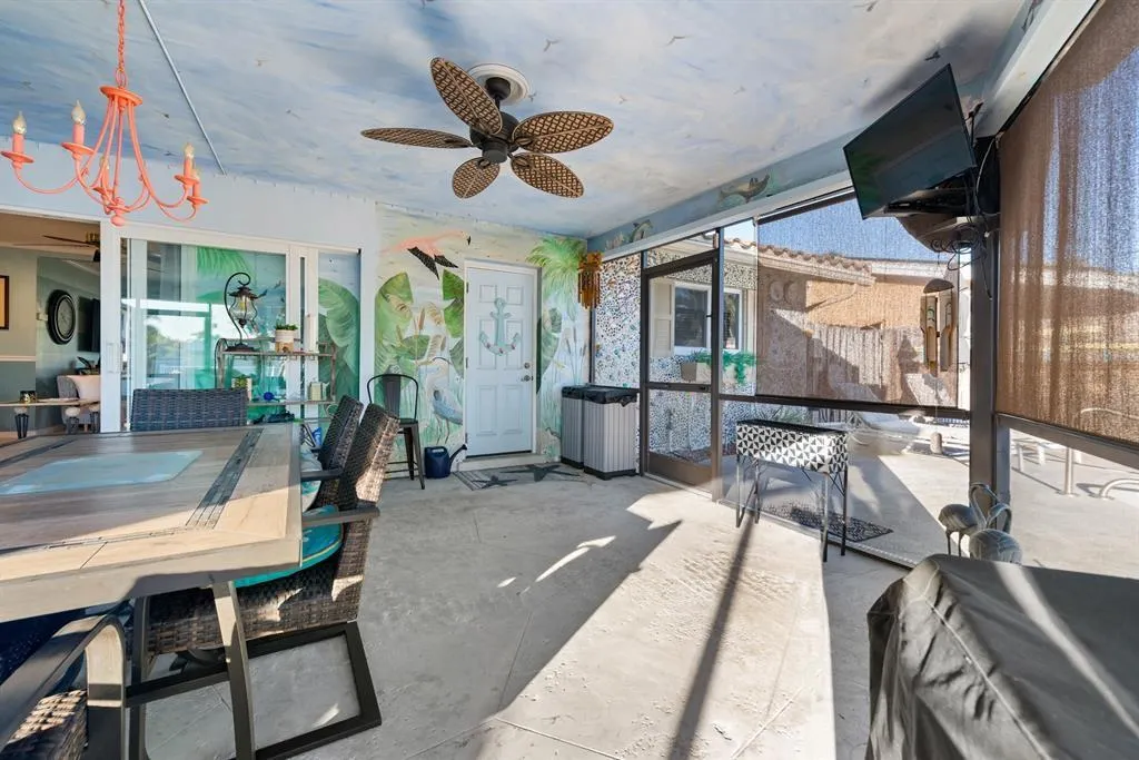 1472 NE 54th St