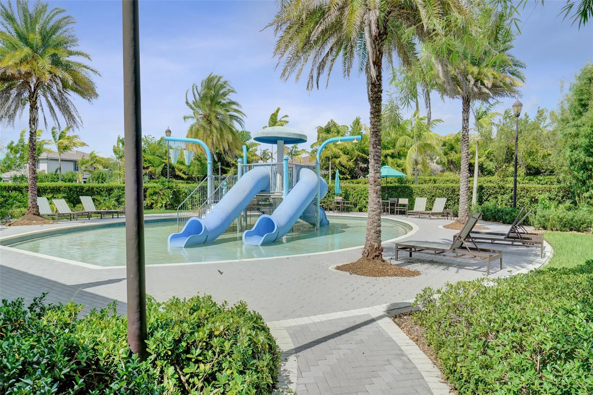10632 N Lago Vista Cir