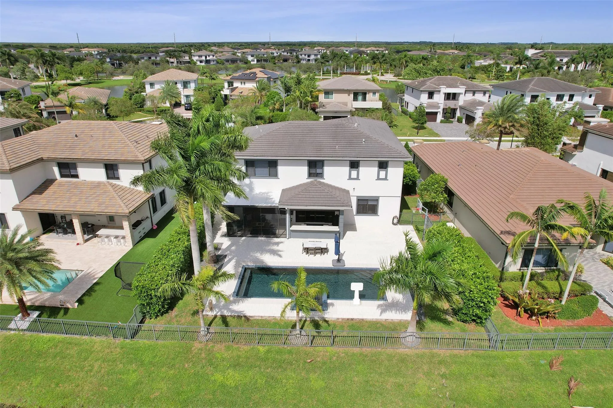 10632 N Lago Vista Cir