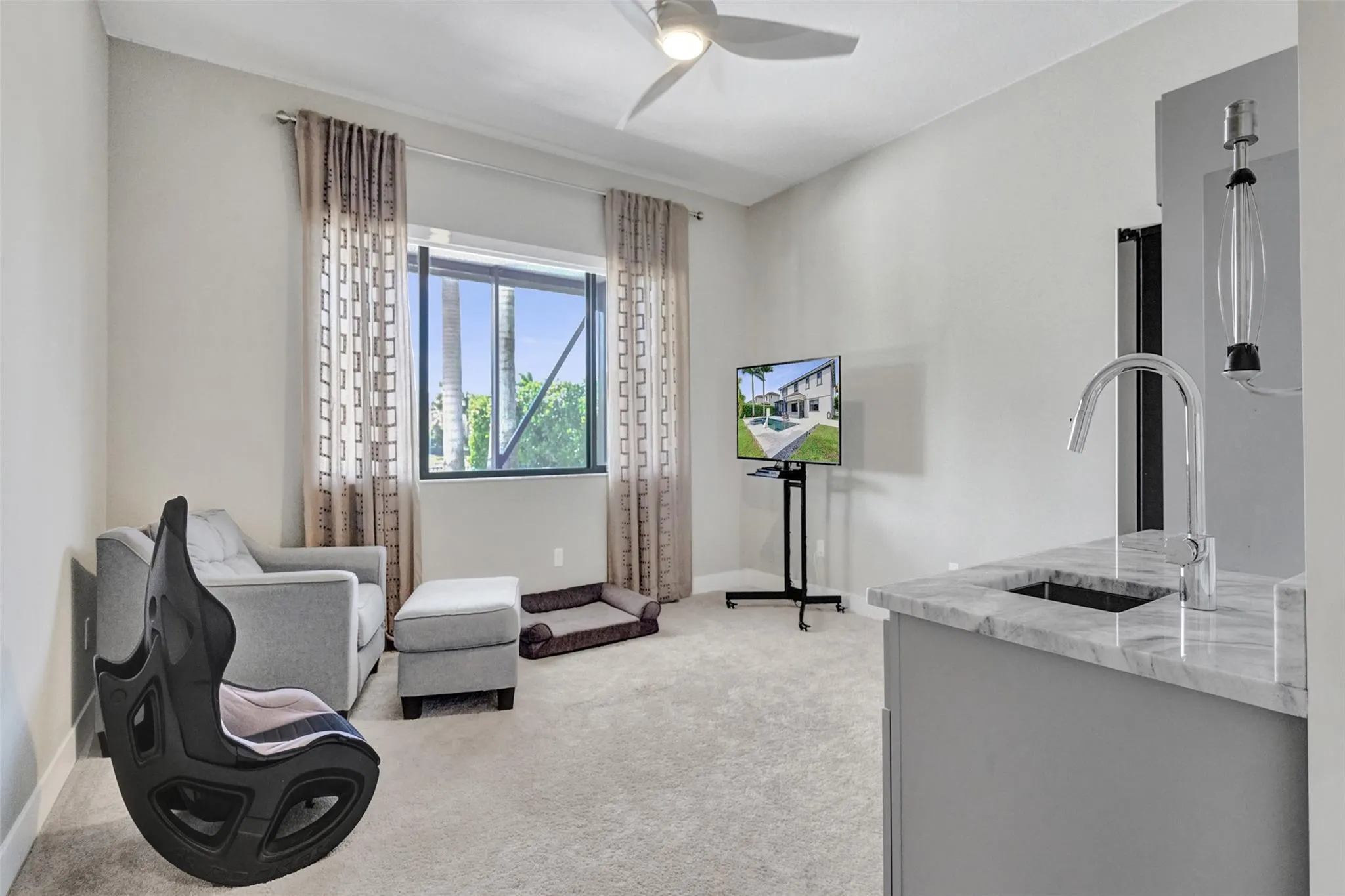10632 N Lago Vista Cir