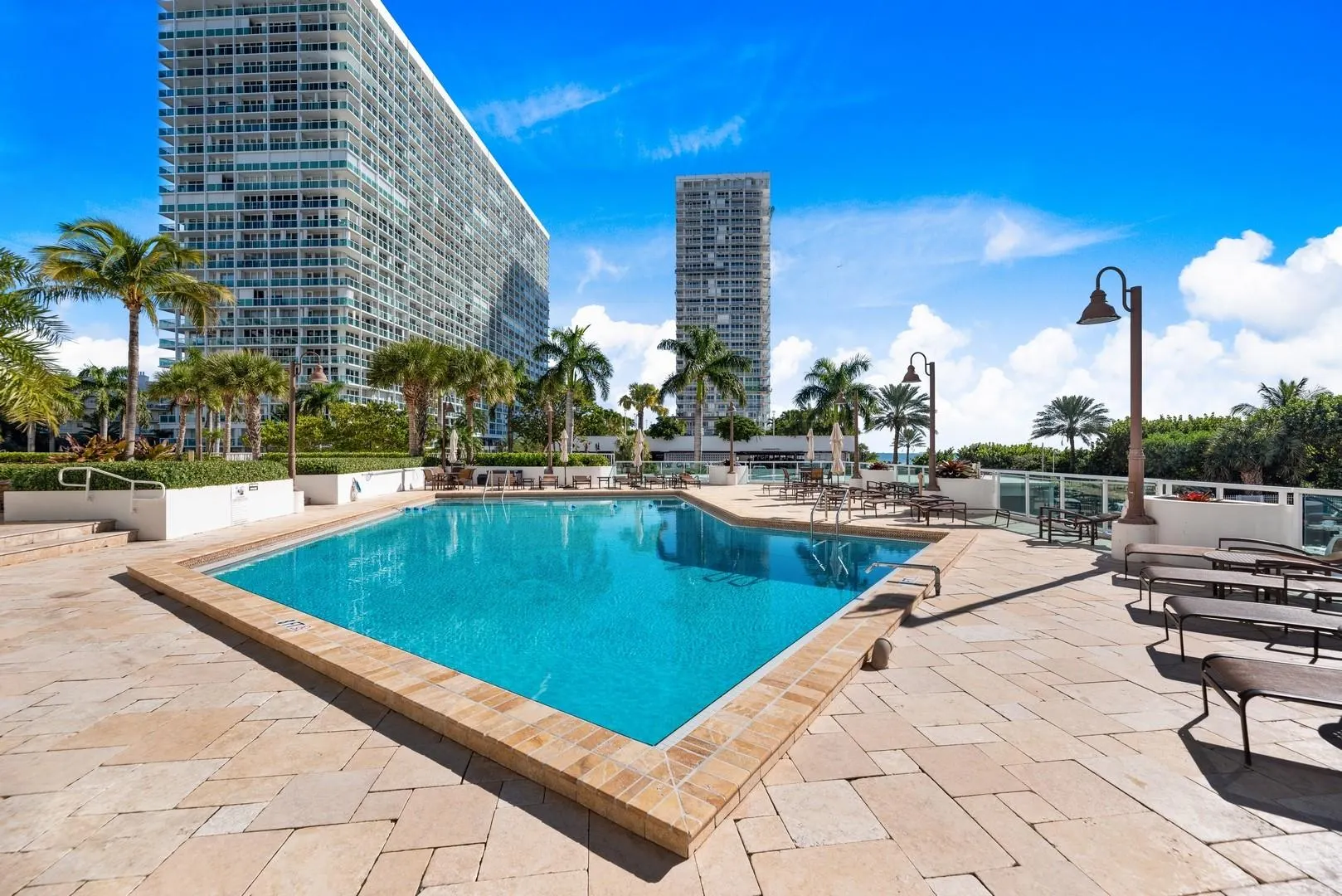 2000 S Ocean Dr, #1810