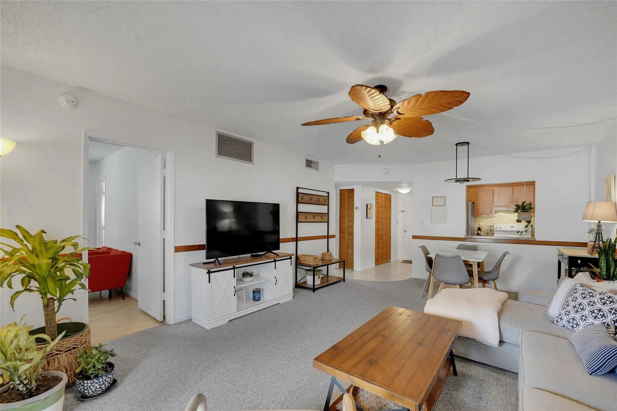 257 S Cypress Road, #401
