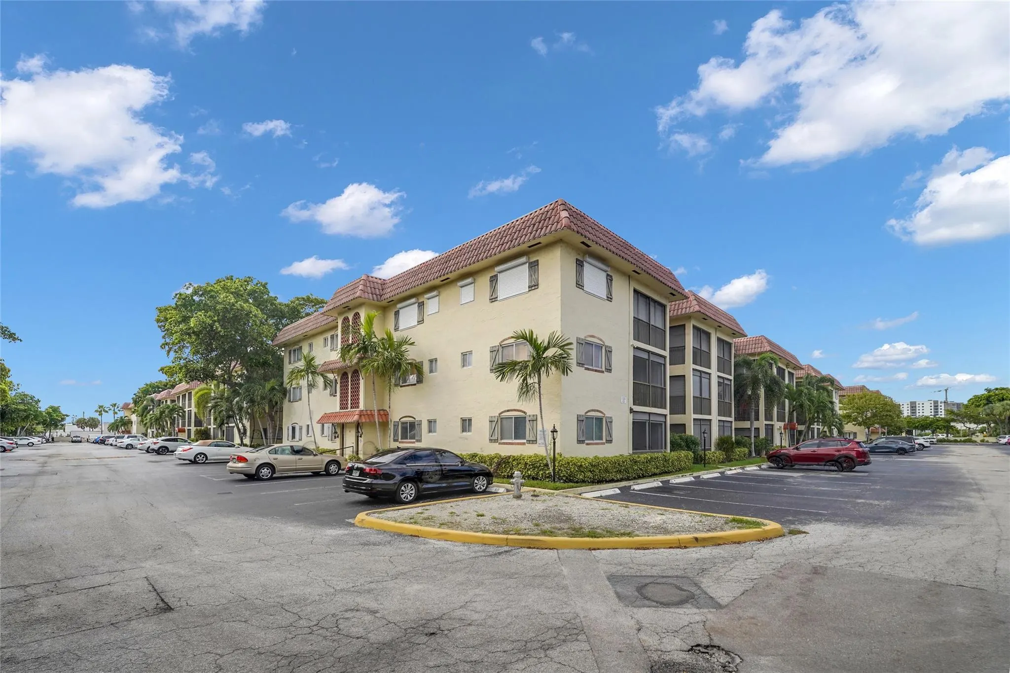 257 S Cypress Road, #401