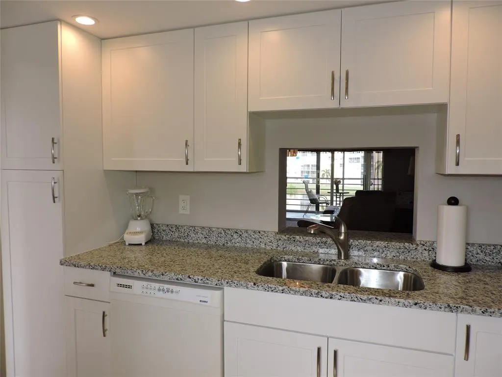 441 SE 3rd St, #307