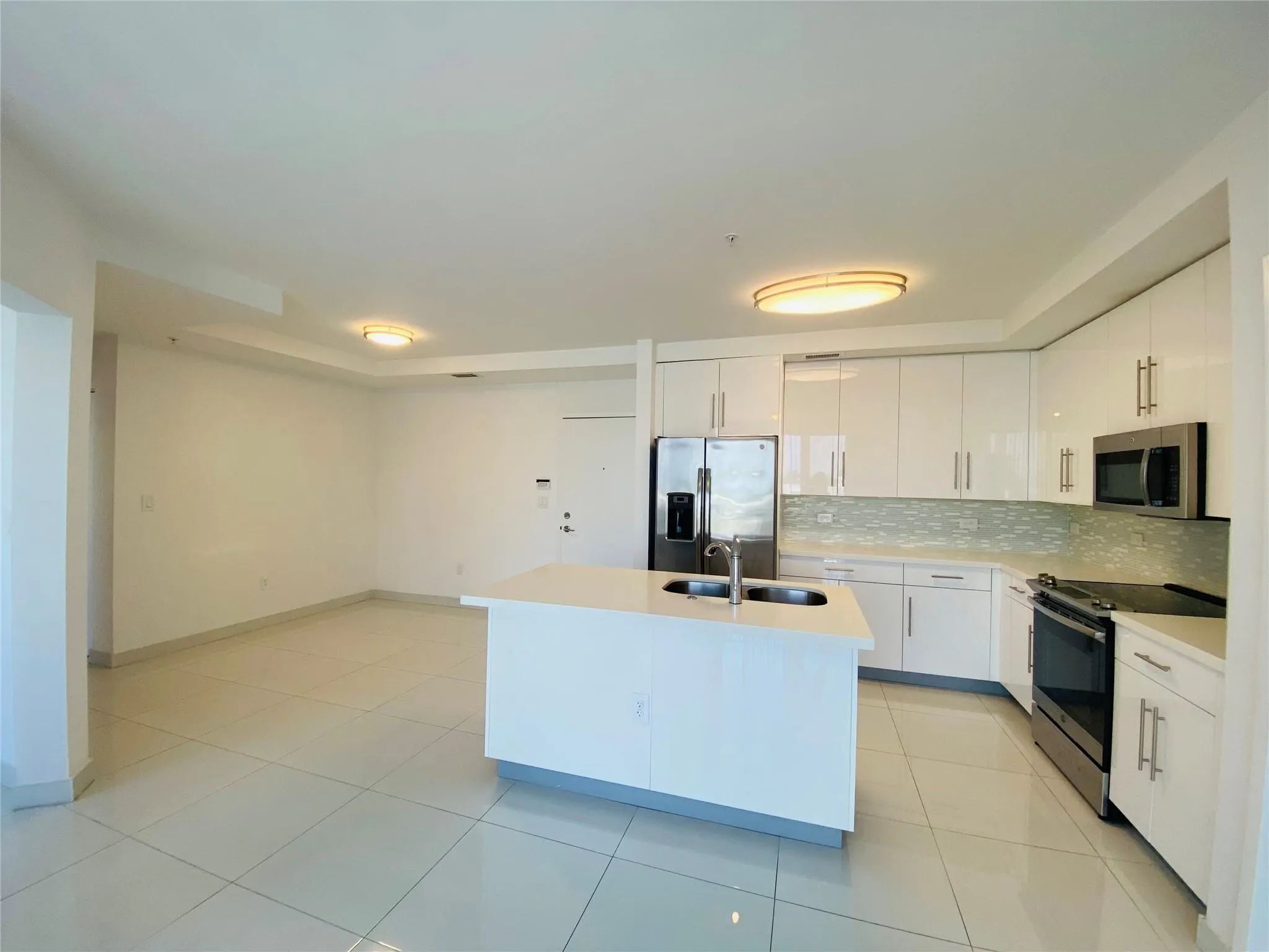 2651 NE 212th Ter, #302