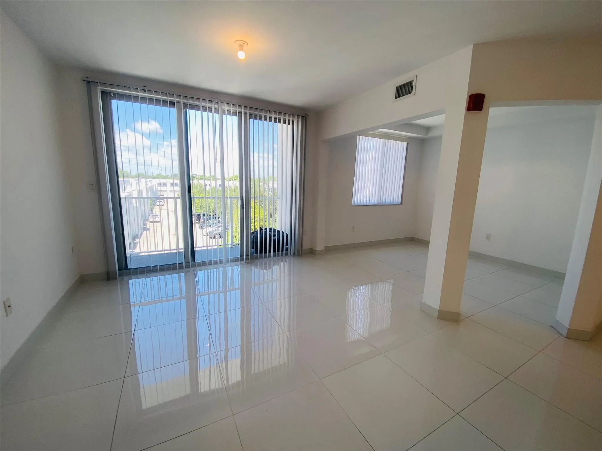 2651 NE 212th Ter, #302