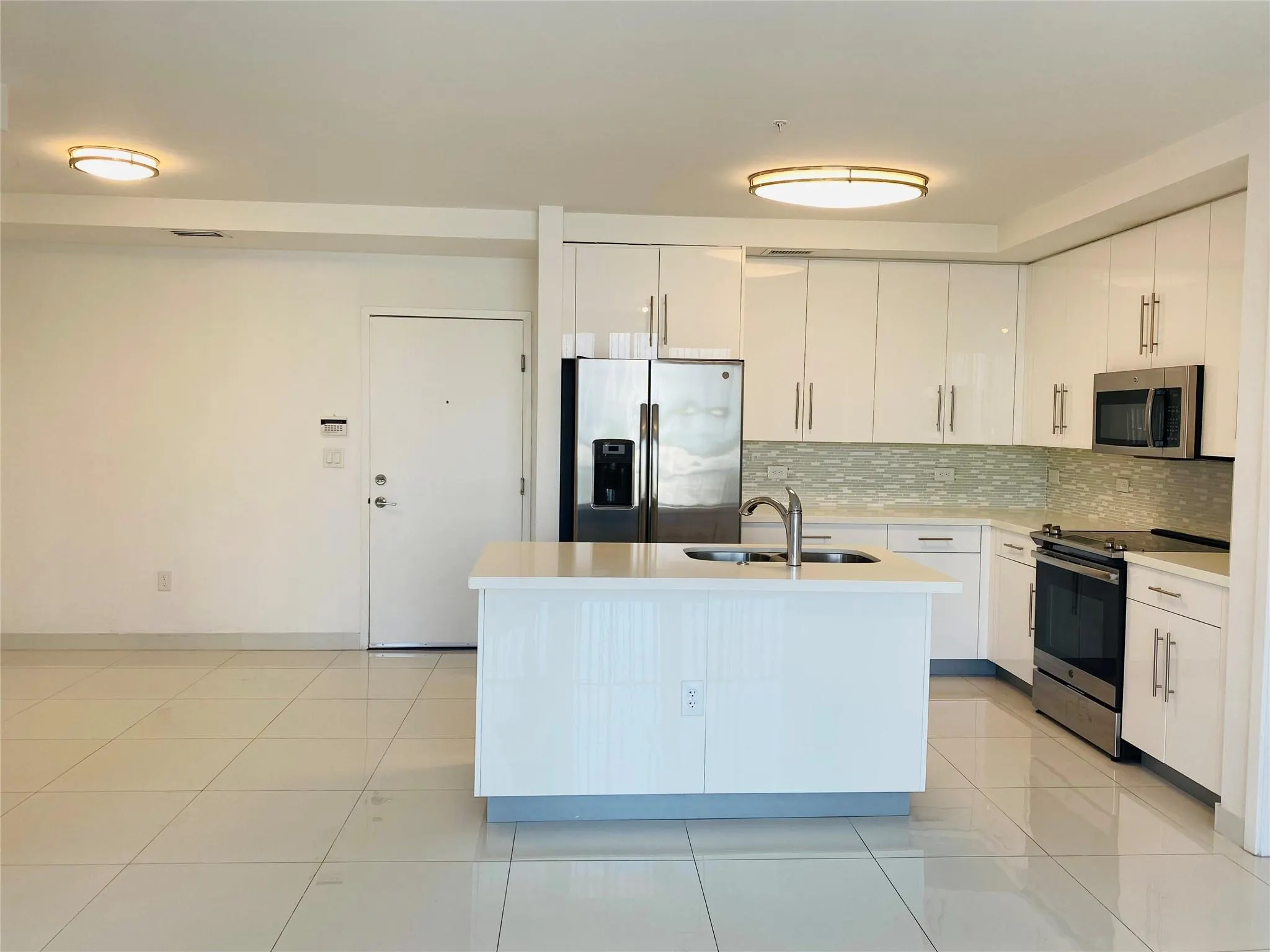 2651 NE 212th Ter, #302