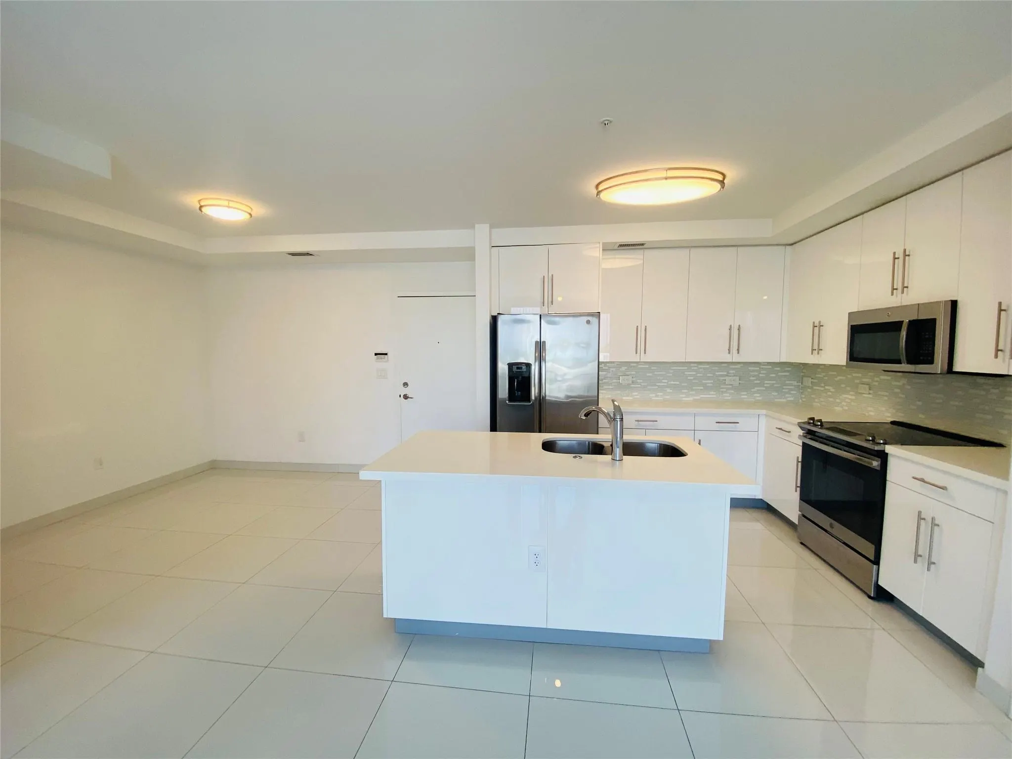 2651 NE 212th Ter, #302