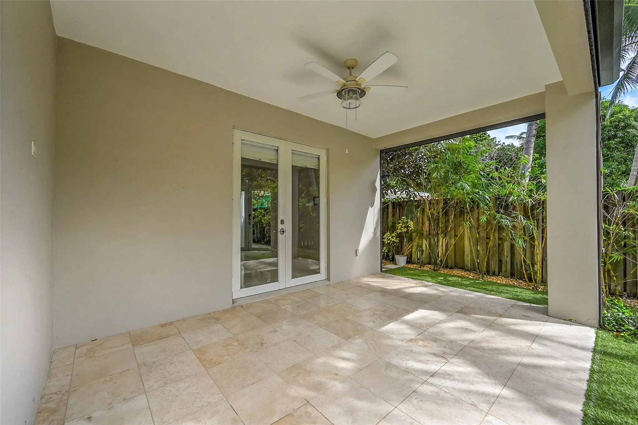 704 SW 16th St