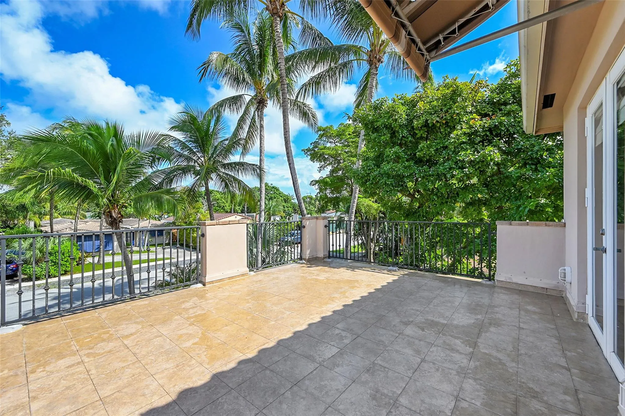 704 SW 16th St