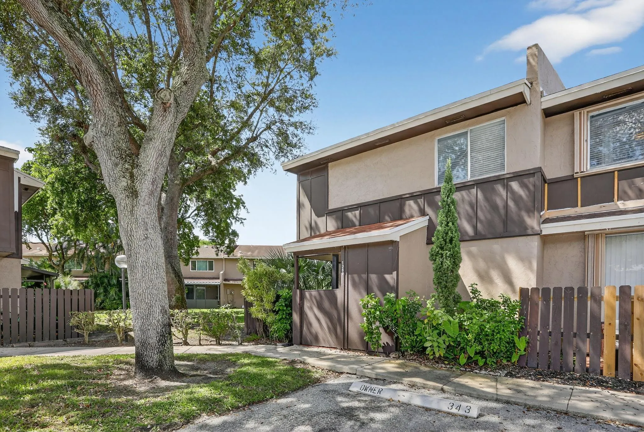 1343 Sussex Dr