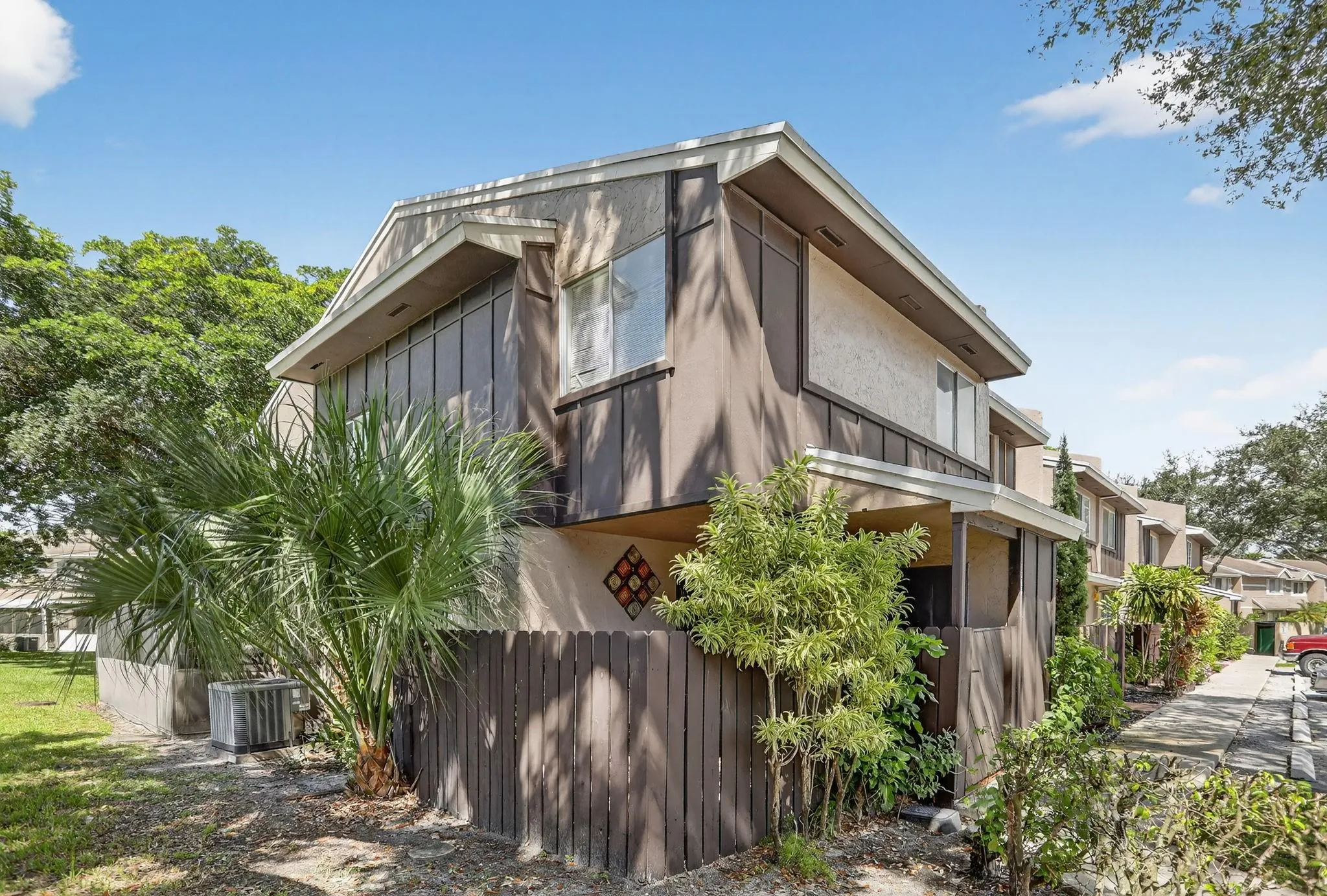 1343 Sussex Dr